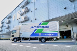 アパレルロジスティクスドライバー