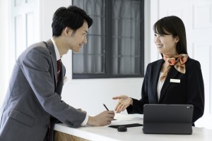 ホテルフロントの英語受付通訳／技人国の求人