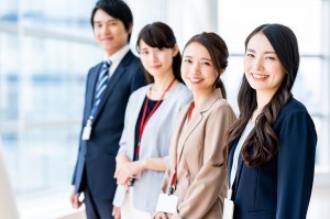 英語と日本語の同時通訳／技人国の求人
