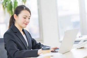 貿易関連の英語書類の作成／技人国の求人