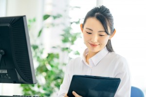総務アシスタント／技人国の求人