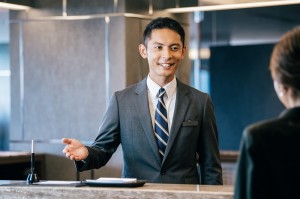 ホテルフロントの英語通訳／技人国の求人