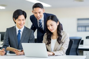 トレーラーの英語インサイドセールス／技人国の求人