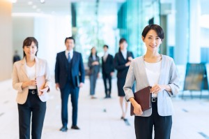 英語のリーガルスタッフ／技人国の求人
