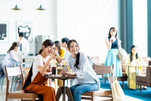 人気ゲームの英語デザインチェック／技人国の求人