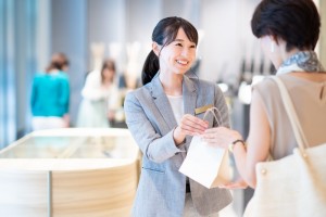 時計販売の英語通訳／技人国の求人