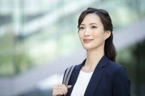 化粧品の英語営業／技人国の求人