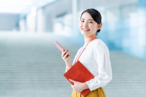 化粧品の英語営業／技人国の求人