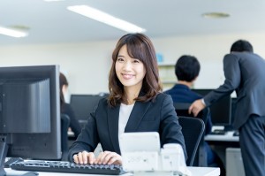 大手レンズメーカーの人事／技人国の求人