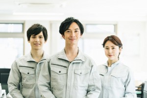 人気飲料の積み込み／アルバイトの求人