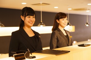 英語・中国語を使ったホテルのフロント受付／技人国の求人