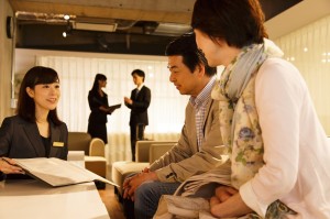 英語・中国語を使ったホテルのフロント受付／技人国の求人