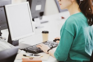 給付金の英語電話対応／技人国の求人