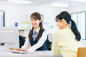 給付金（英・中国・韓国・ベトナム・ネパール）窓口／技人国の求人