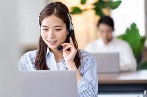 海外スタッフのフランス語・英語通訳／技人国の求人
