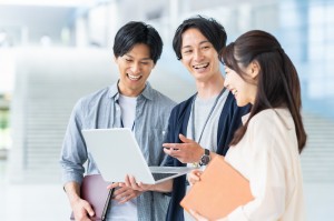 英語での貿易事務／技人国の求人