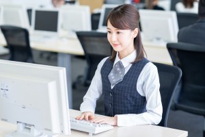 【短期】経理事務／技人国の求人