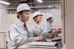 成型機のメンテナンス／技人国の求人
