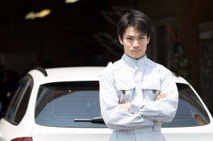 車の整備とデータ集約／技人国の求人
