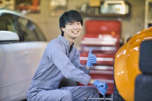 車の整備とデータ集約／技人国の求人