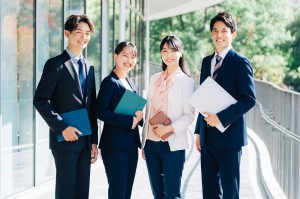 【新卒】事業戦略に関わる経営企画／技人国の求人