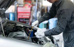 自動車の整備と接客通訳