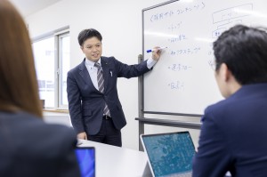 【縁の下の力持ち】会社と社員を支える労務管理スタッフ