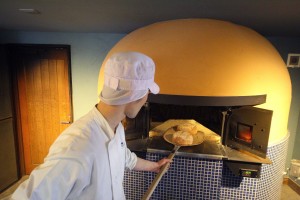 【フルタイム】自家製天然酵母　カーブドッチ直営パン工房