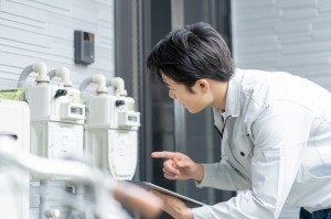 ガス機器の取り付け工事スタッフ