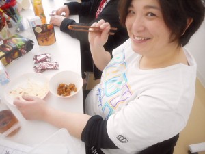 小学校給食の調理師さん/子どもたちの笑顔を作るお仕事_栄町ц