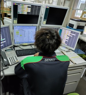 配送センターでの事務スタッフ