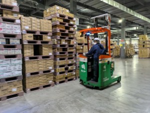 フォークリフト業務（配送センター内での入出庫）