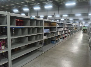 倉庫内での商品補充・ピッキングスタッフ