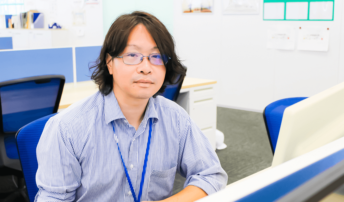 笑顔のITエンジニア社員