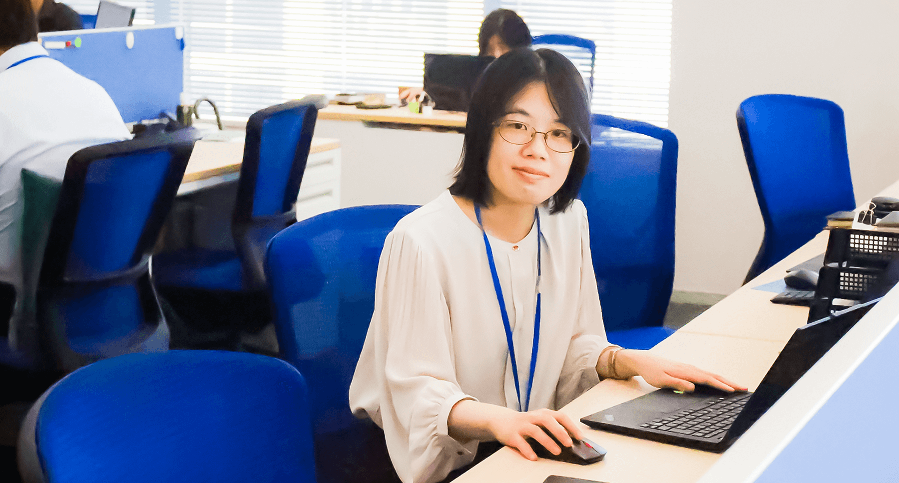 スタッフ職の女性社員