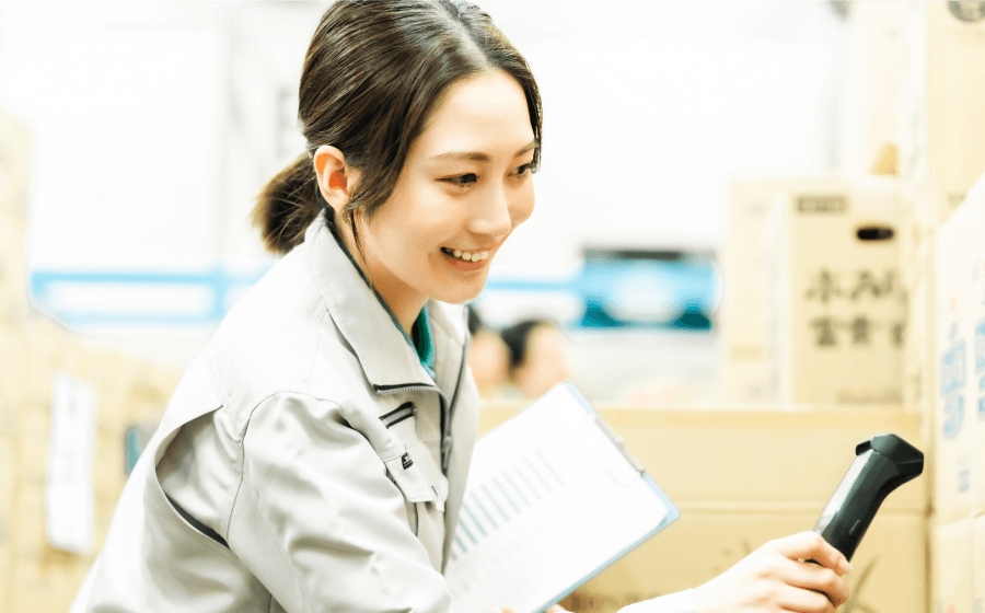 作業している女性