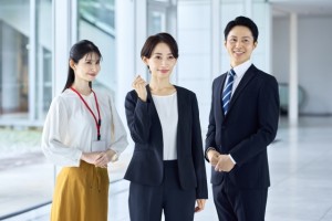 総合職(セールスプロモーション・企画・人事などキャリア選択可)