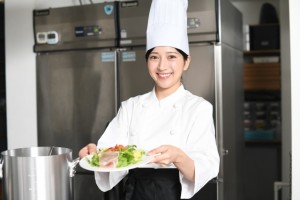 北広島駅すぐ・有名ホテル調理スタッフ募集（朝・夜選べる）