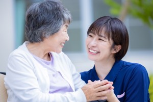 日勤のデイサービスで介護スタッフ