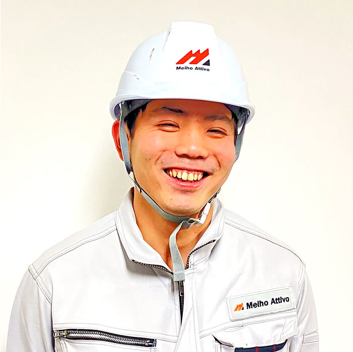 笑顔の男性社員