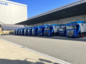 食品配送大型ドライバー／資格取得支援あり／月給37万～45万