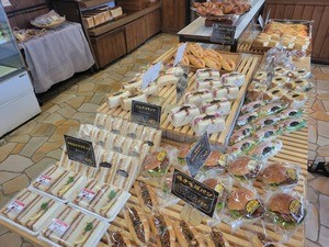 パンデパルクのパン製造スタッフ/4時～（３～4時間）