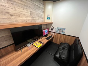 店舗アルバイトスタッフ【インターネット＆DVD幕張店】