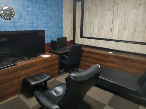 ネットルーム清掃／日払い可・シフト自由