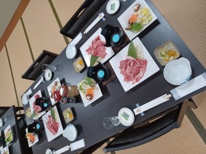 住み込み管理人・宴会調理／ご夫婦で一緒にお仕事／土日祝休み　