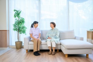 老人ホームで入居介護スタッフ_10