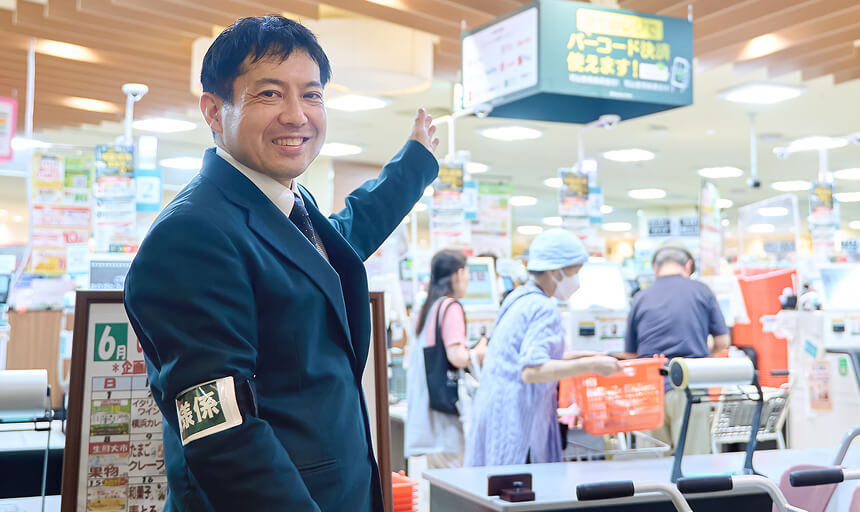 制服姿の男性社員