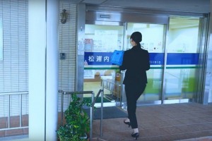 固定ルートでクリニックや薬局にお薬を届ける軽貨物ドライバー