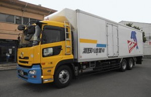大型トラックでの福山・尾道配送スタッフ