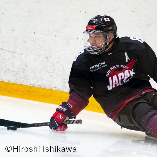 パラアスリートとしても活動する男性従業員 (c)Hiroshi Ishikawa
